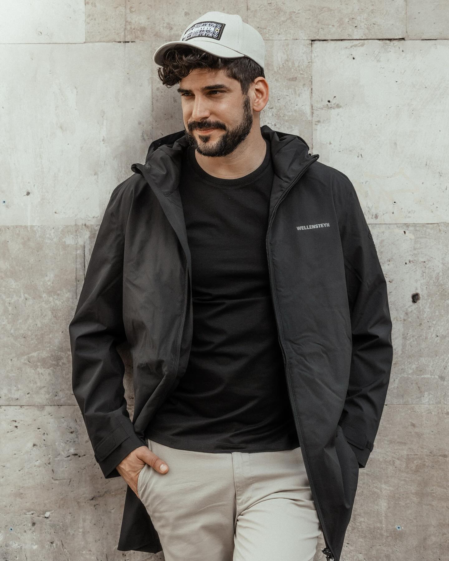 Weather-ready, everyday style. The Clearwater Wellensteyn jacket is the fall piece you’ll reach for, rain or shine. #wellensteyn #wellensteyncanada #style #fashion #summerfashion #outerwear #outletcollectionatniagara #mensfashion #womensfashion #streetstyle #fashioncanada #jacket #falljacket